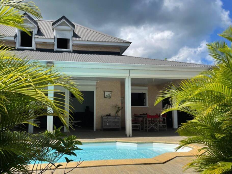 Magnifique Villa Avec Piscine Et Jardin Sainte-Rose Extérieur photo