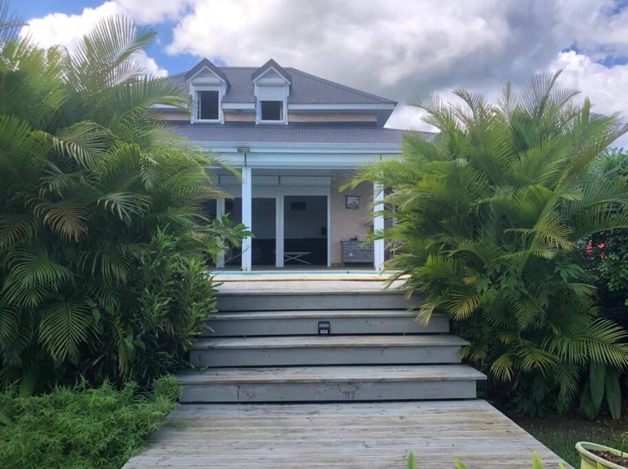 Magnifique Villa Avec Piscine Et Jardin Sainte-Rose Extérieur photo