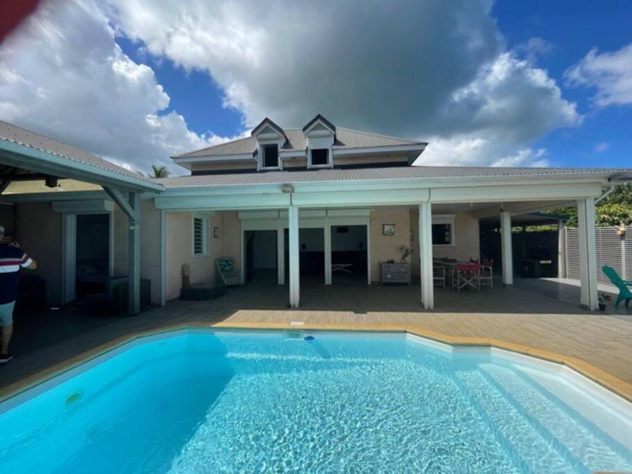 Magnifique Villa Avec Piscine Et Jardin Sainte-Rose Extérieur photo